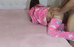 Colegiala sudamericana chingada por su cuidador